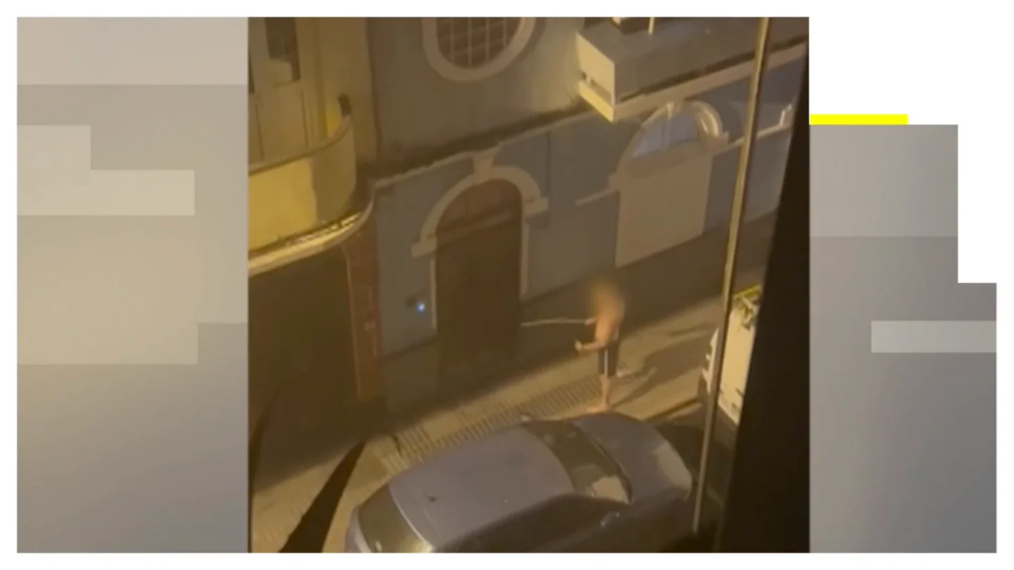 Miedo en Las Palmas de Gran Canaria por los ataques de un vecino que insulta y golpea las puertas Miedo en Las Palmas de Gran Canaria por los ataques de un vecino que insulta y golpea las puertas