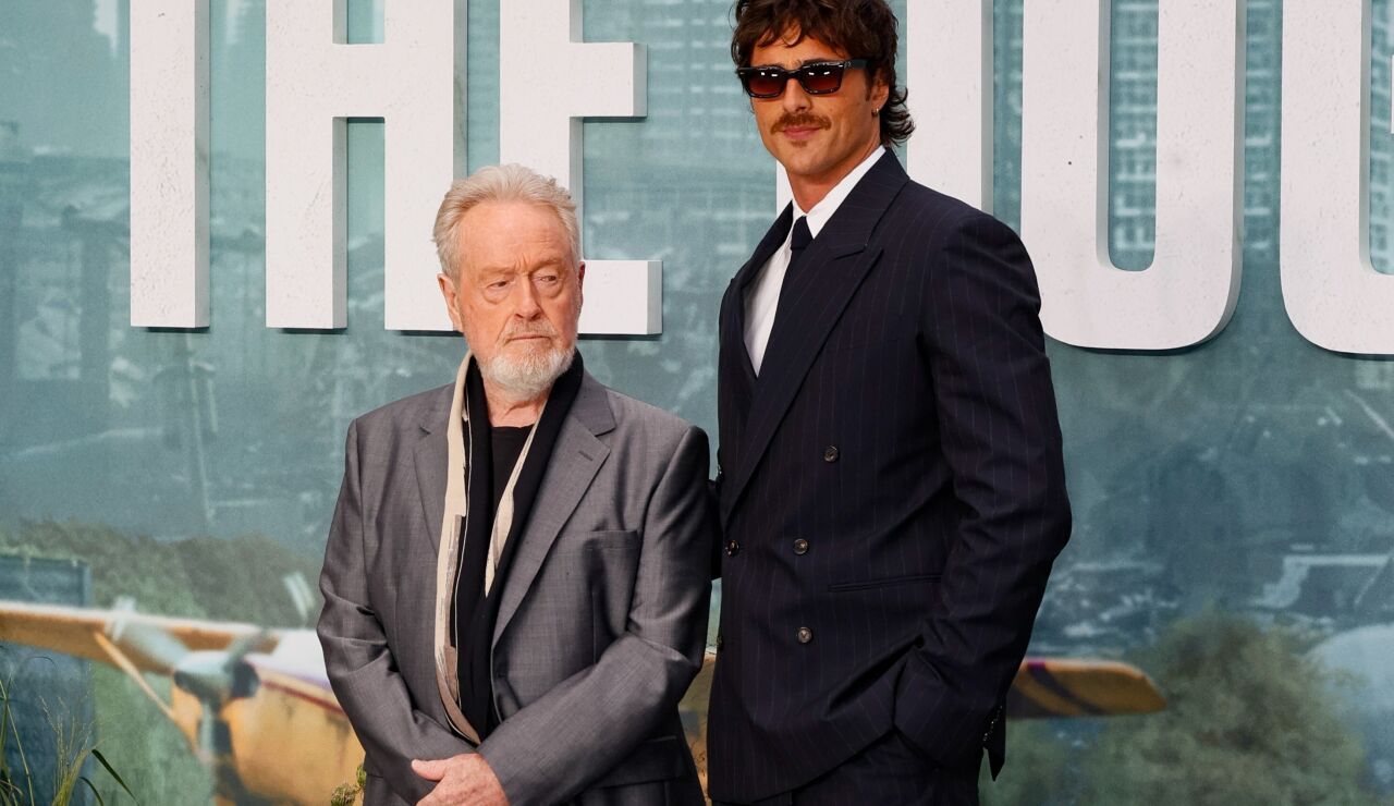 Ridley Scott y Jacob Elordi en la premiere de La constelaci&oacute;n del perro