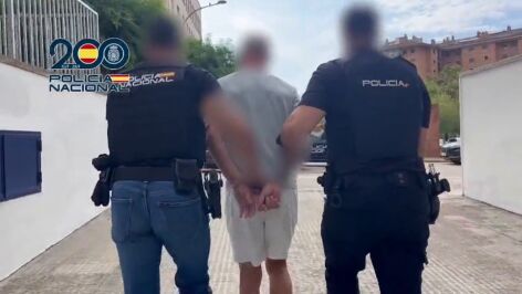 El maestro de las fugas siendo detenido por la Polic&iacute;a Nacional.