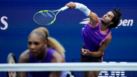 Carlos Alcaraz y Serena Williams, en acci&oacute;n en el dobles mixto del US Open