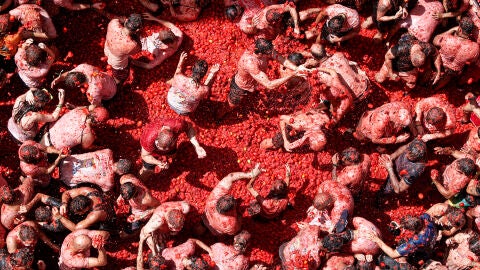 Imagen de la Tomatina de Bu&ntilde;ol 
