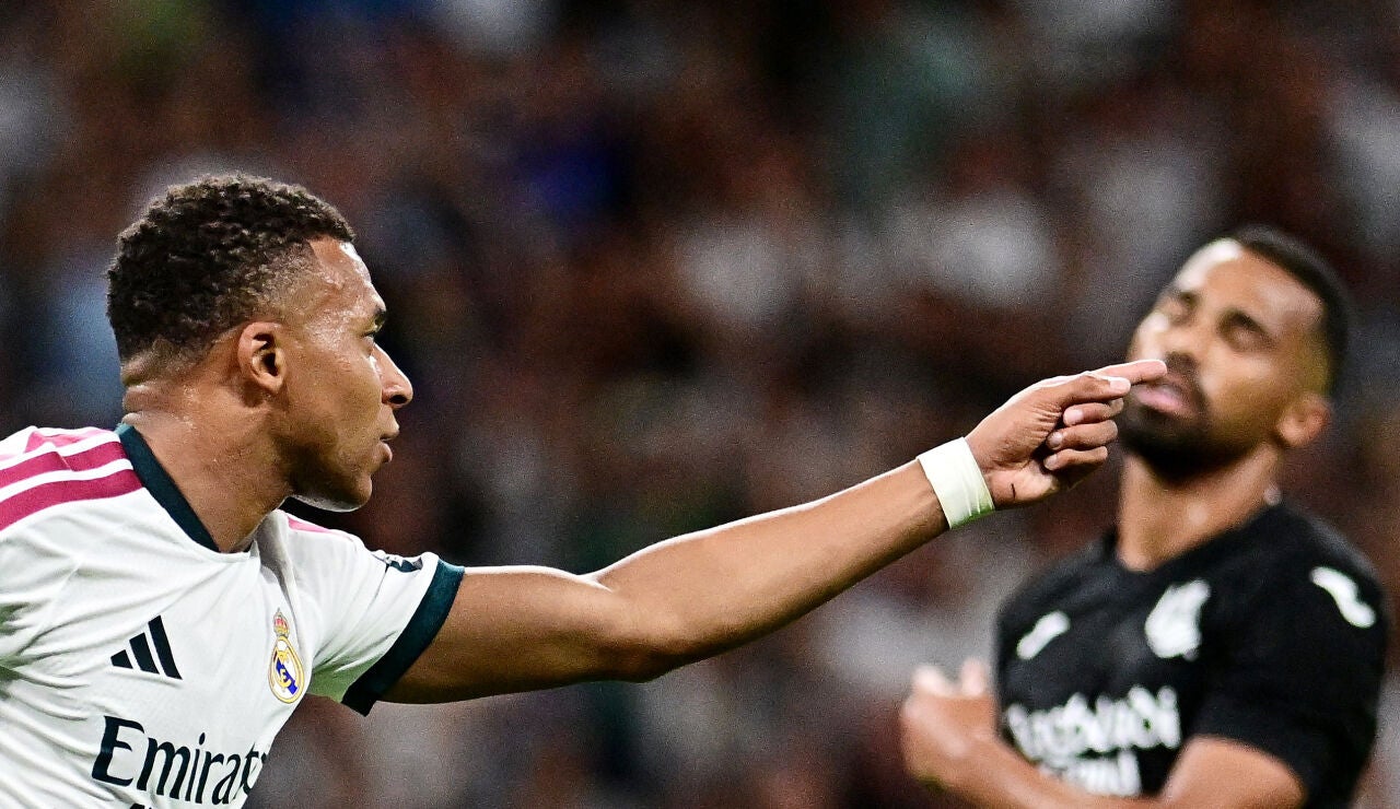Mbapp&eacute; celebra su primer gol a la Real Sociedad