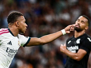 Mbapp&eacute; celebra su primer gol a la Real Sociedad