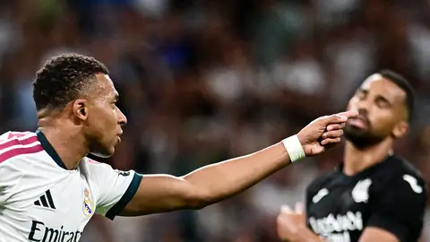 Mbappé celebra su primer gol a la Real Sociedad Mbappé celebra su primer gol a la Real Sociedad