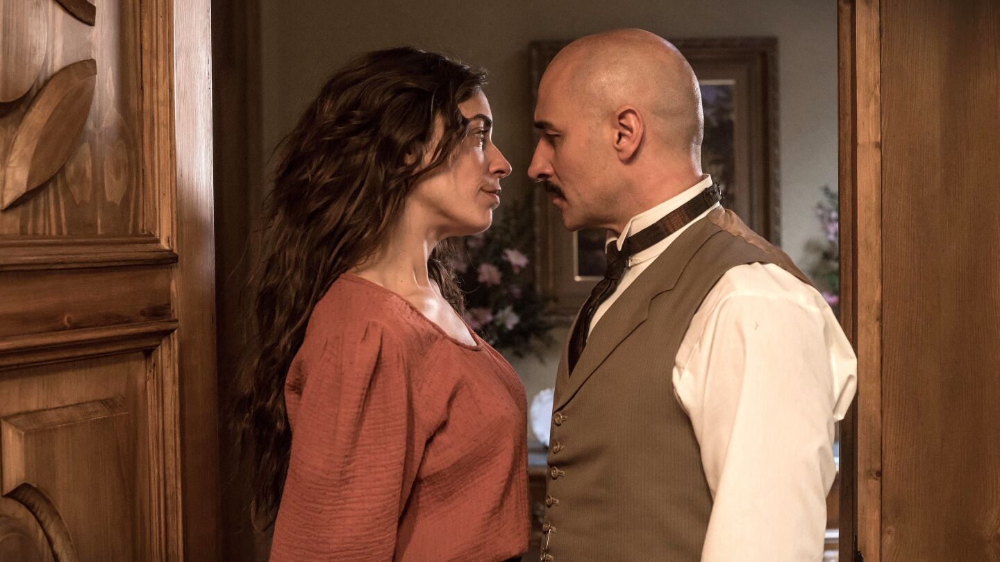 "Me di cuenta de c&oacute;mo me mira": el pr&oacute;ximo jueves, gran estreno de Las hijas de la criada en Antena 3