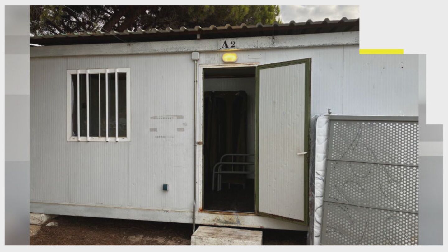Imagen de las casas prefabricadas en las que residen los agentes 