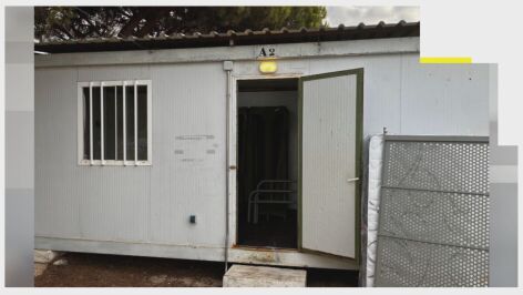 Imagen de las casas prefabricadas en las que residen los agentes 