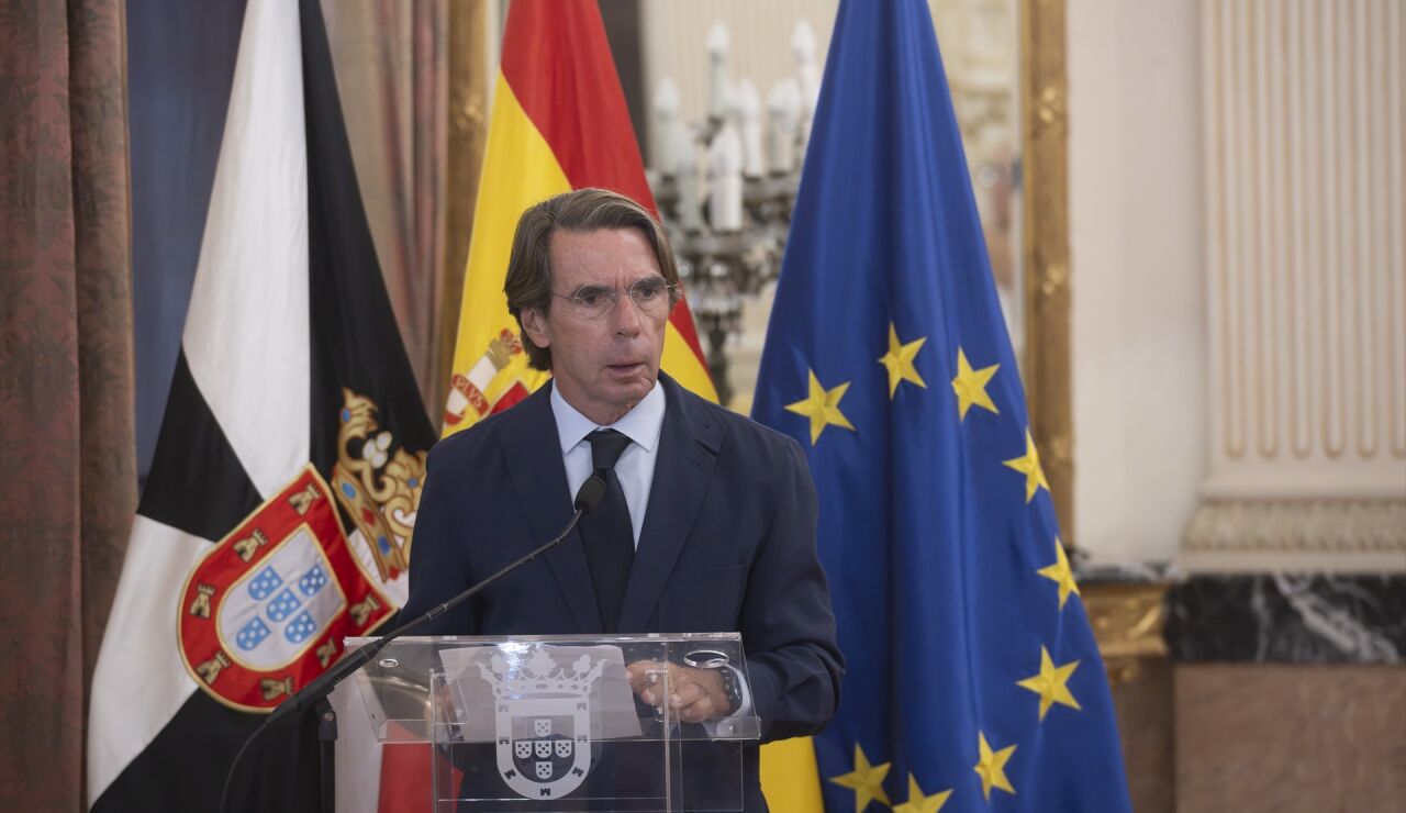 El expresidente del Gobierno y presidente de la Fundaci&oacute;n FAES, Jos&eacute; Mar&iacute;a Aznar, durante su visita a Ceuta, en el Palacio de la Asamblea.