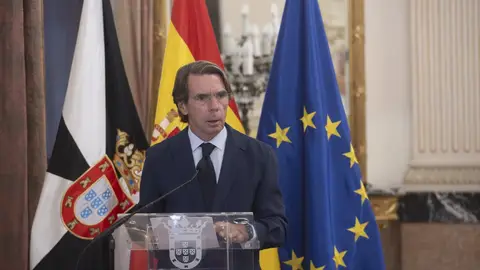 El expresidente del Gobierno y presidente de la Fundación FAES, José María Aznar, durante su visita a Ceuta, en el Palacio de la Asamblea. El expresidente del Gobierno y presidente de la Fundación FAES, José María Aznar, durante su visita a Ceuta, en el Palacio de la Asamblea.