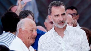 El rey Harald de Noruega con el rey Felipe en 2019
