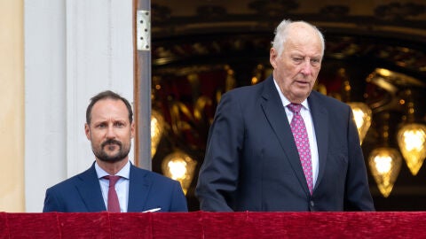 Harlad V junto al actual Haakon VIII
