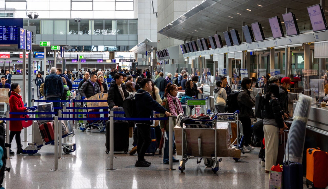 Mostrador de facturaci&oacute;n de un aeropuerto