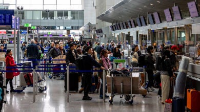 Dos trabajadores mueren por malaria en un inusual brote en el aeropuerto de Fráncfort