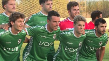 Roberto Bautista posa con su nuevo equipo