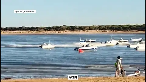 La Guardia Civil frustra un alijo de droga tras una persecución a narcos en Sanlúcar de Barrameda La Guardia Civil frustra un alijo de droga tras una persecución a narcos en Sanlúcar de Barrameda