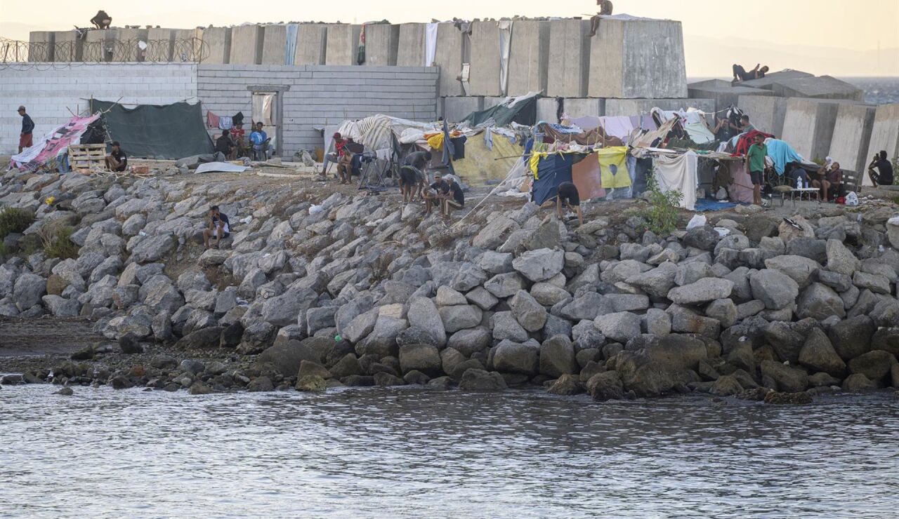 Un sargento herido y cuatro marroqu&iacute;es detenidos tras un "ataque" a militares en Ceuta