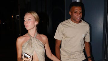 Ester Exp&oacute;sito y Kylian Mbapp&eacute;