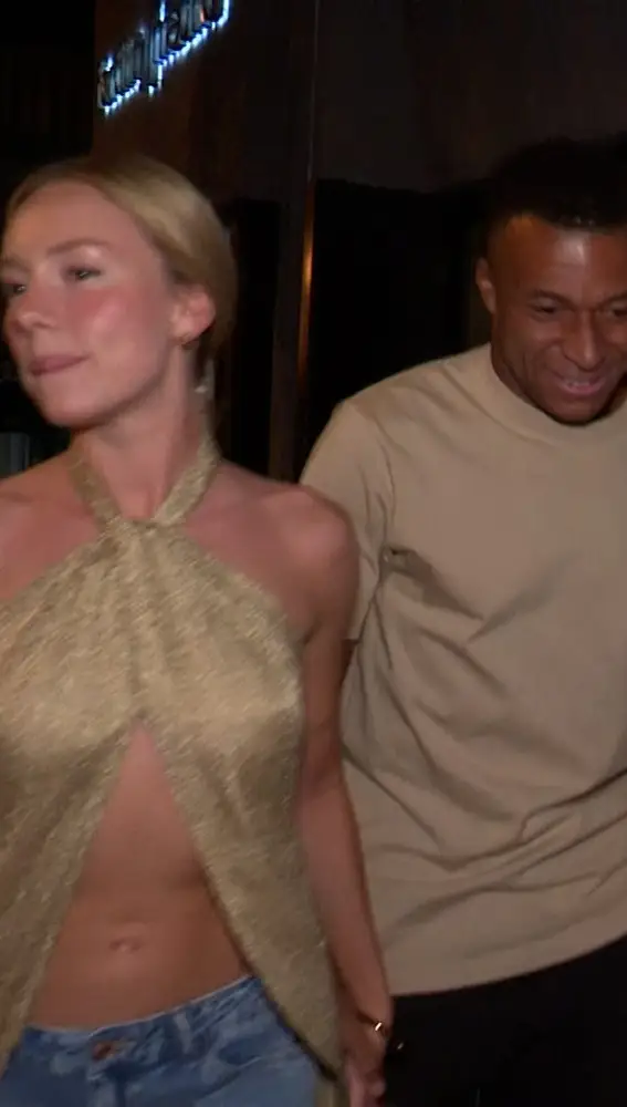 Ester Expósito y Kylian Mbappé Ester Expósito y Kylian Mbappé