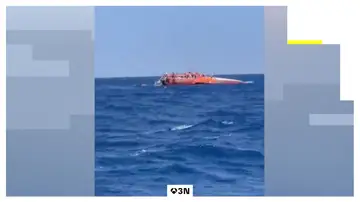 Al menos seis personas muertas tras naufragar un barco con 270 personas a bordo en la costa del norte de Chipre Al menos seis personas muertas tras naufragar un barco con 270 personas a bordo en la costa del norte de Chipre