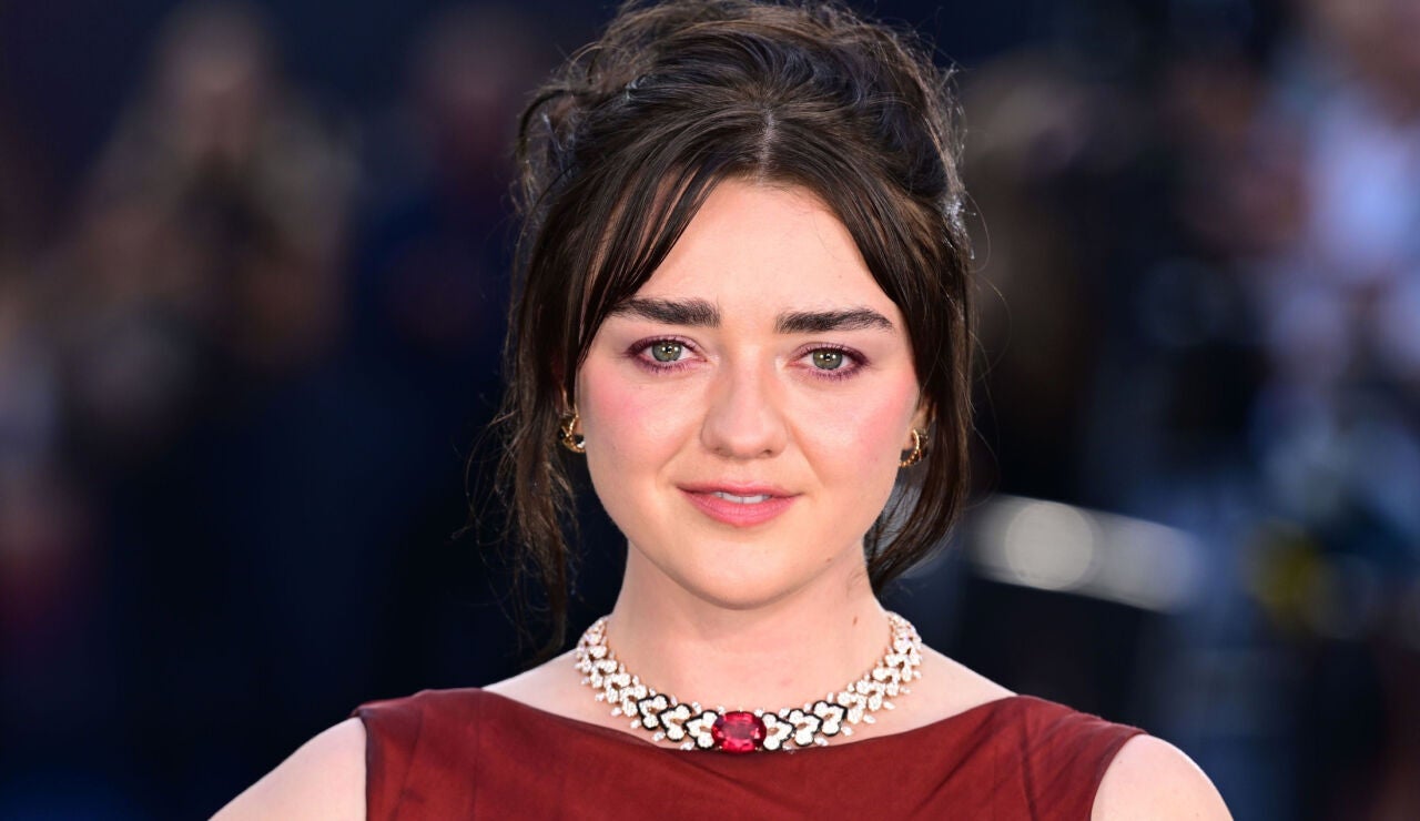 Maisie Williams en la premiere de Pr&aacute;cticamente magia 2
