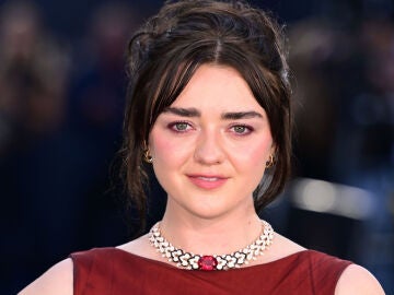Maisie Williams en la premiere de Pr&aacute;cticamente magia 2