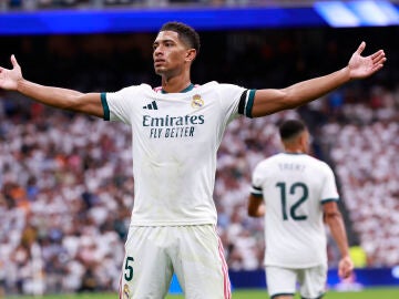 Bellingham celebra su gol ante el M&aacute;laga