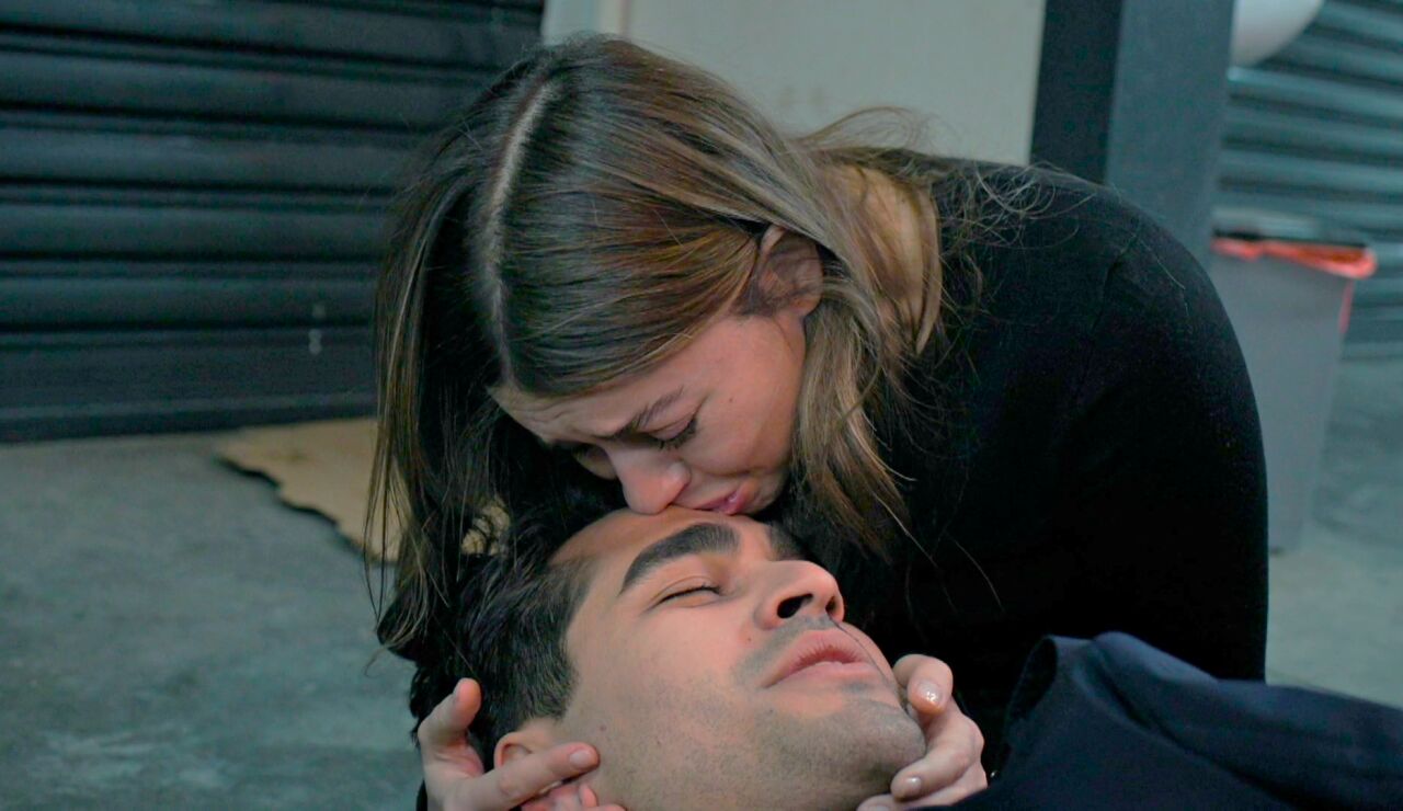 &ldquo;No te dejar&eacute;, mi amor&rdquo;: Seyran encuentra a Ferit y lo salva de morir 