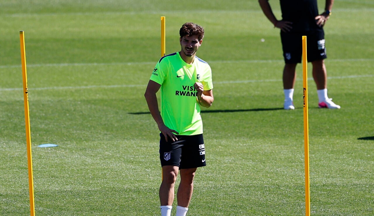 Juli&aacute;n &Aacute;lvarez entrenando con el Atl&eacute;tico de Madrid