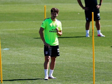 Juli&aacute;n &Aacute;lvarez entrenando con el Atl&eacute;tico de Madrid