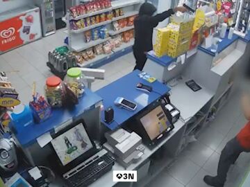 Detenidos tres j&oacute;venes en Murcia por atracar a punta de pistola hasta en tres ocasiones la misma gasolinera
