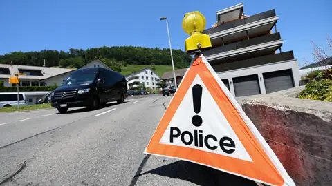 Un tiroteo en una fiesta deja al menos un muerto y cinco heridos en el norte de Suiza Un tiroteo en una fiesta deja al menos un muerto y cinco heridos en el norte de Suiza