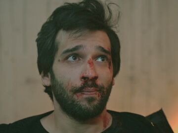 Ferit secuestra y tortura a Tarik para obligarle a confesar d&oacute;nde est&aacute; su hija