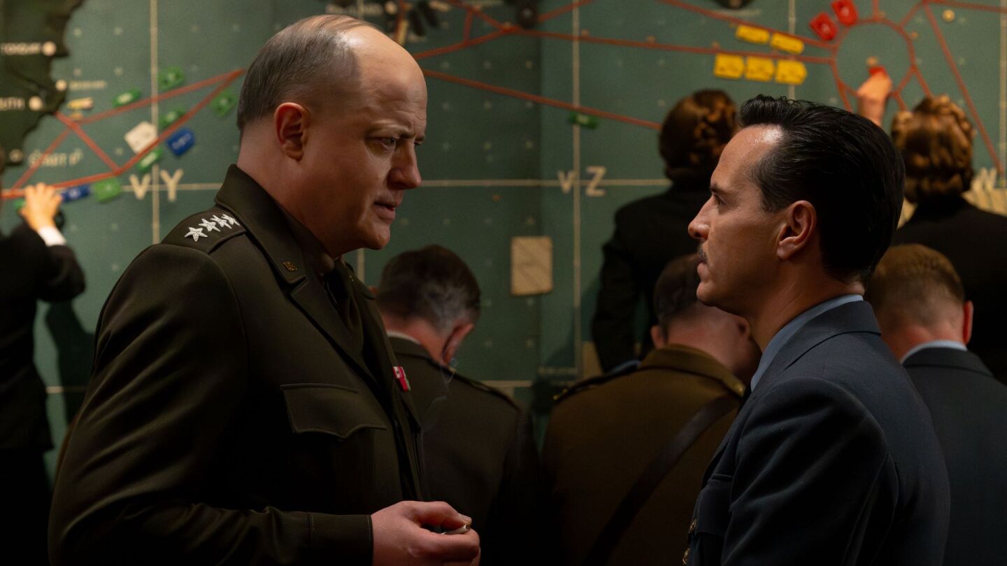 Brendan Fraser y Andrew Scott en Tiempo de Victoria