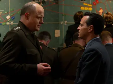 Brendan Fraser y Andrew Scott en Tiempo de Victoria Brendan Fraser y Andrew Scott en Tiempo de Victoria
