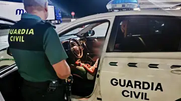 Un padre olvida a su hijo de 10 años a más de 140 kilómetros de distancia en una estación de servicio Un padre olvida a su hijo de 10 años a más de 140 kilómetros de distancia en una estación de servicio
