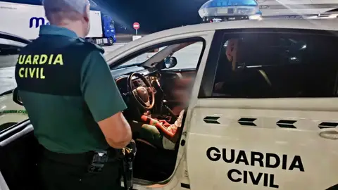 Un padre olvida a su hijo de 10 años a más de 140 kilómetros de distancia en una estación de servicio Un padre olvida a su hijo de 10 años a más de 140 kilómetros de distancia en una estación de servicio