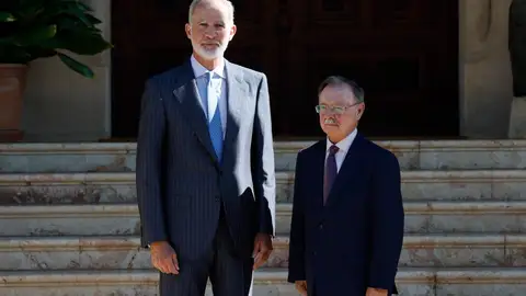 Imagen de Felipe VI y Juan Vivas. Imagen de Felipe VI y Juan Vivas.