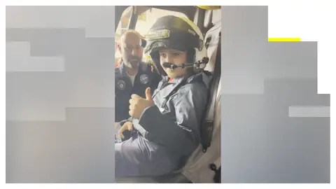 Urzi, el niño que ha agradecido a los Guardacostas su rescate Urzi, el niño que ha agradecido a los Guardacostas su rescate