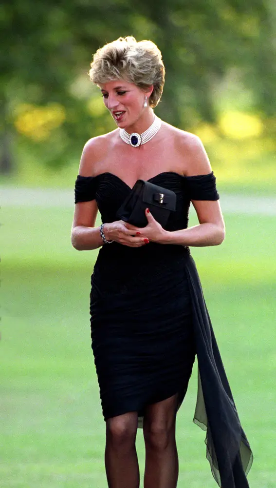 Lady Di con el "vestido de la venganza" Lady Di con el "vestido de la venganza"