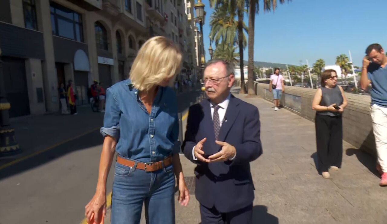 Susanna Griso recorre las calles de Ceuta con el presidente Juan Jes&uacute;s Vivas