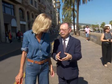 Susanna Griso recorre las calles de Ceuta con el presidente Juan Jes&uacute;s Vivas