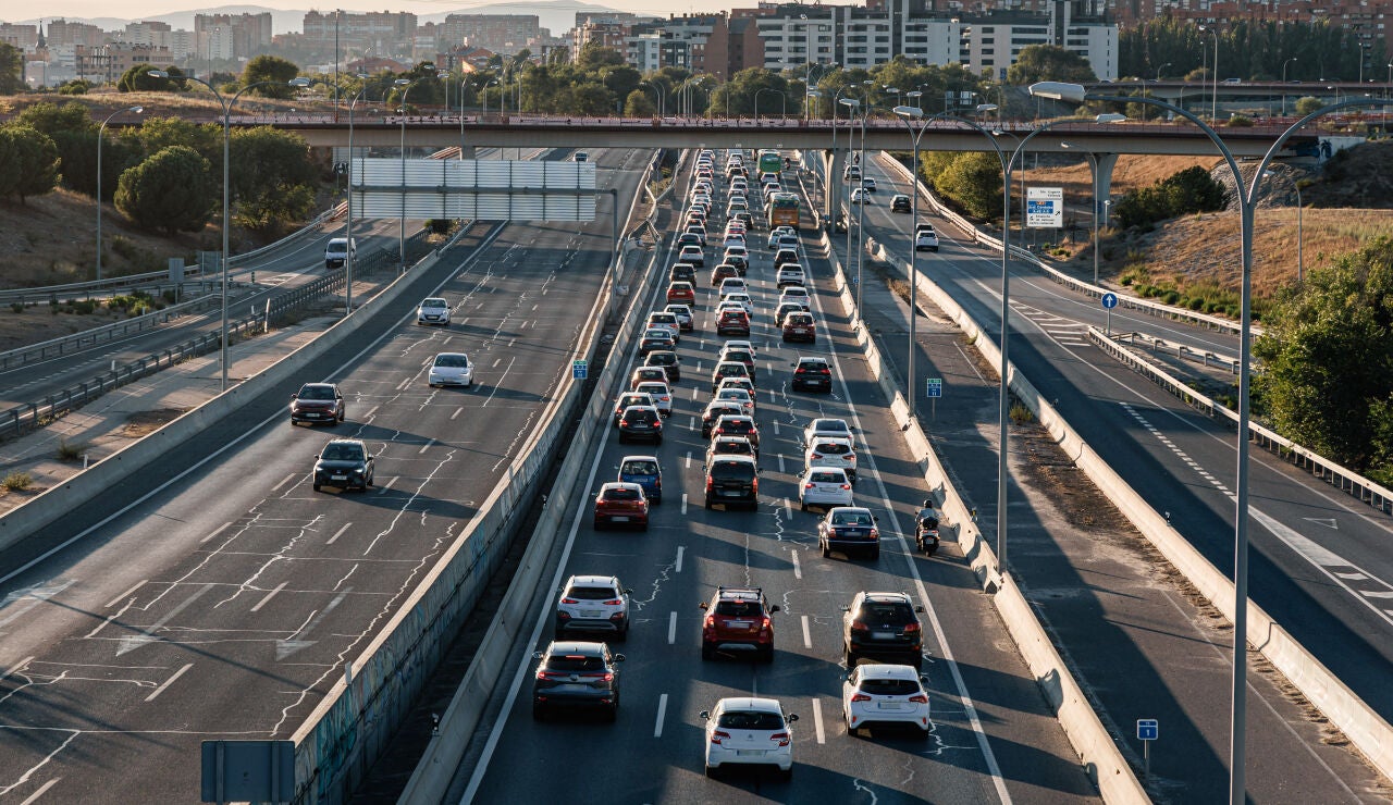Fin de la operaci&oacute;n retorno: la DGT informa de complicaciones en varias carreteras durante este lunes