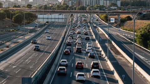 Fin de la operaci&oacute;n retorno: la DGT informa de complicaciones en varias carreteras durante este lunes