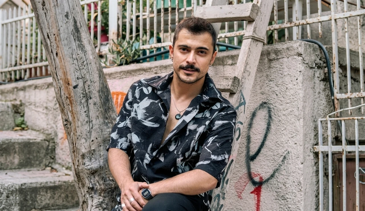 Dogac Yıldız es Mustafa Candan, el hermano leal y protector de Ebru y Zeynep