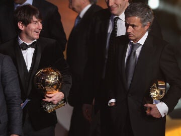 Mourinho y Messi en la gala del Bal&oacute;n de Oro de 2011