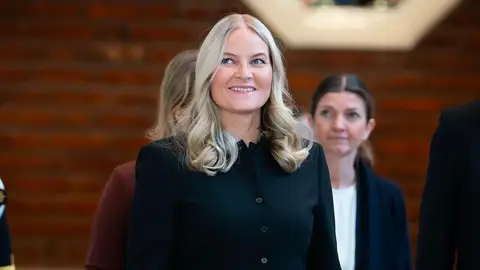 Ausencia de la reina en la coronación del nuevo rey de Noruega Ausencia de la reina en la coronación del nuevo rey de Noruega