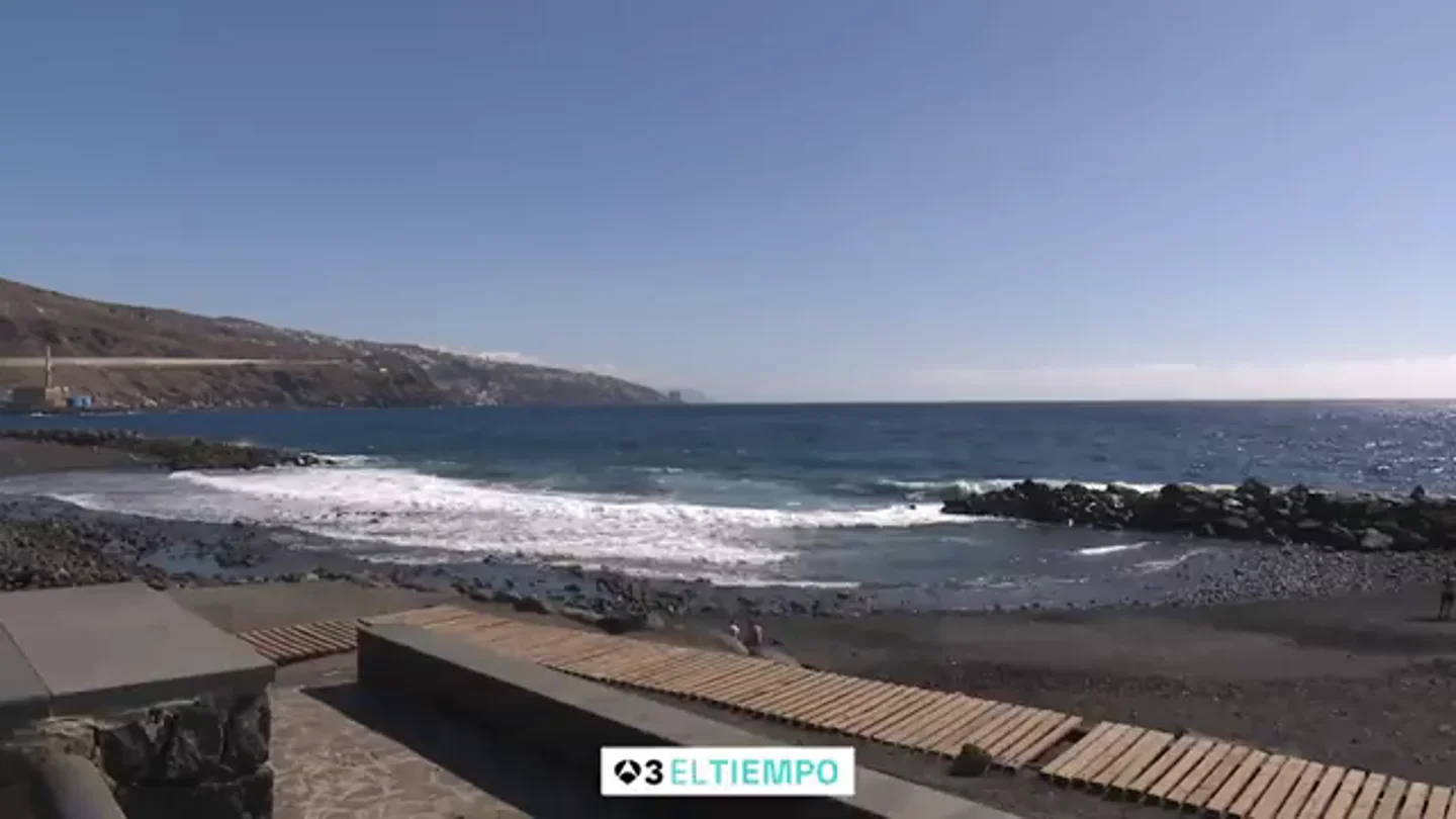 Canarias estrena el mes de septiembre con calor, calima y fuerte oleaje Canarias estrena el mes de septiembre con calor, calima y fuerte oleaje