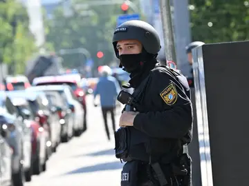Imagen de un agente de la policía alemana Imagen de un agente de la policía alemana
