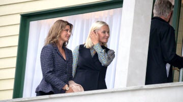 Marta Luisa y Mette-Marit de Noruega
