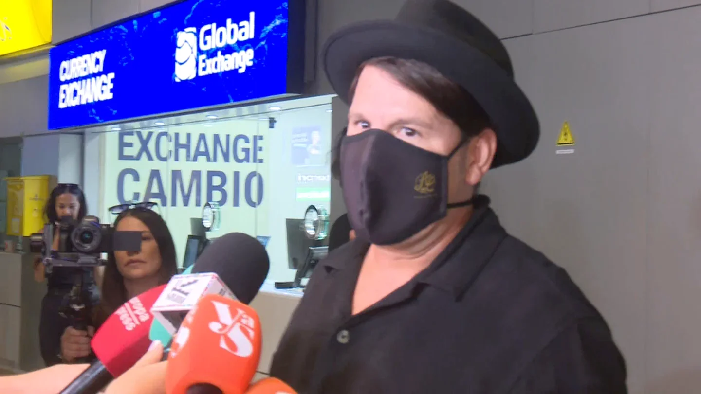 Lucas Gonz lez Aterriza En Espa a Tras Su Operaci n De Nariz Andy No lucas-gonz-lez-aterriza-en-espa-a-tras-su-operaci-n-de-nariz-andy-no